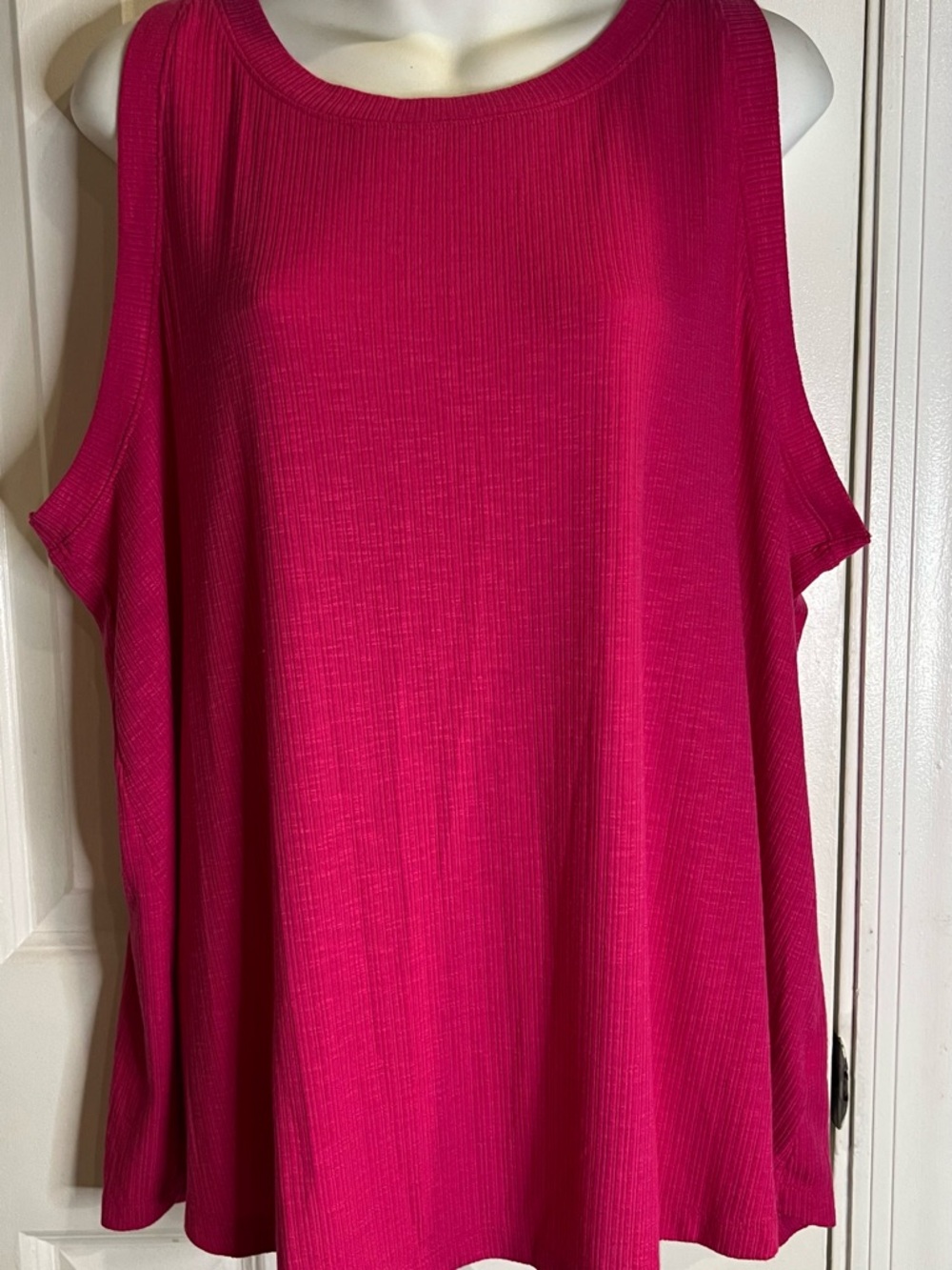 Time and Tru Fuchsia Cold-Shoulder Ribbed Tank Top